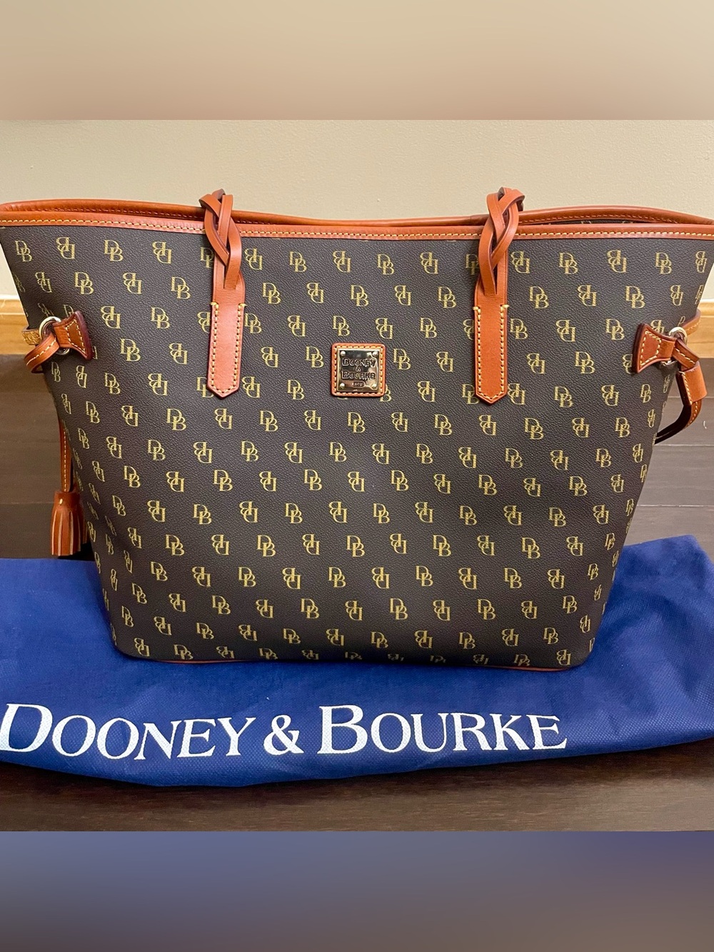 NWT Dooney & Bourke Brown Monogram Tote